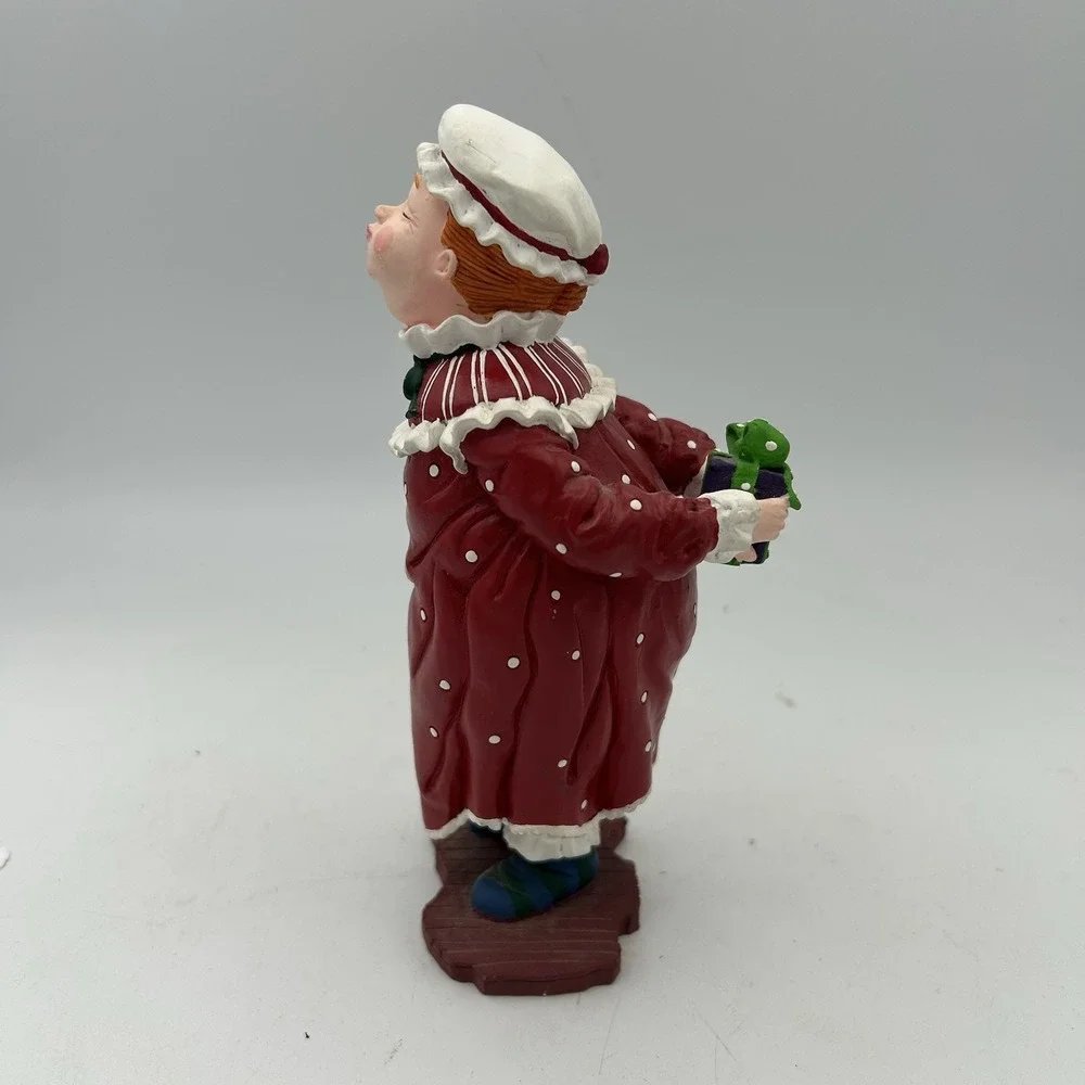 Department 56 Mama Figure All Through The House I Saw Mama Kissing Santa Claus